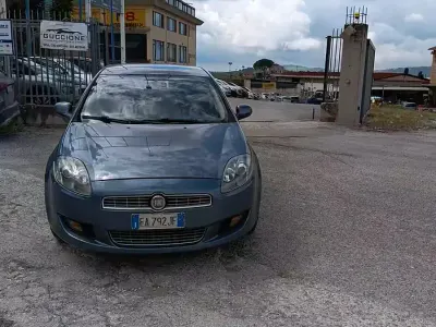 Usata Fiat Bravo Active 120 CV (88 kW) 2012 Blu Utilitaria