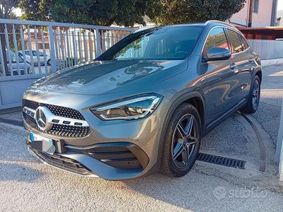 Usata Mercedes GLA200 Premium 150 CV (110 kW) 2021 Grigio SUV