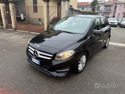 Usata Mercedes B160 Business 90 CV (66 kW) 2016 Nero Monovolume