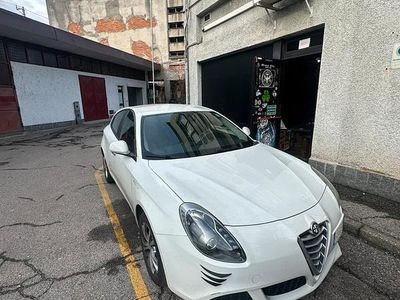 Usata Alfa Romeo Giulietta Distinctive 120 CV (88 kW) 2016 Bianco Berlina