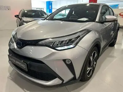 Usata Toyota C-HR Trend 98 CV (72 kW) 2023 Silver metallic SUV