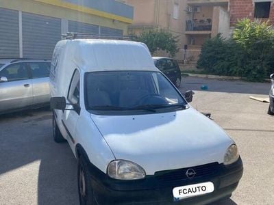 Usata Opel Combo 65 CV (47 kW) 2001 Bianco Monovolume
