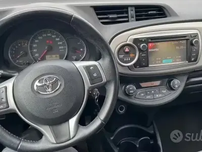 Begagnad Toyota Yaris 70 HK (51 kW) 2014 Halvkombi