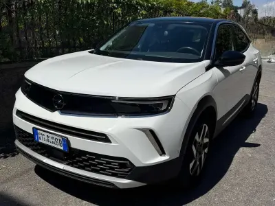 Usata Opel Mokka Elegance 110 CV (80 kW) 2022 Bianco SUV