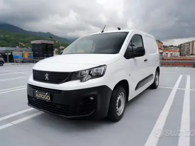 Usata Peugeot Partner Premium 102 CV (75 kW) 2021 Bianco Monovolume