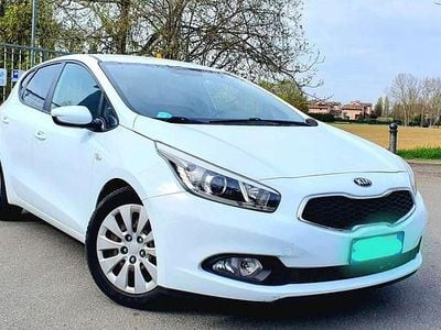 Usata Kia Ceed DREAM-TEAM Edition 116 CV (85 kW) 2012 Utilitaria