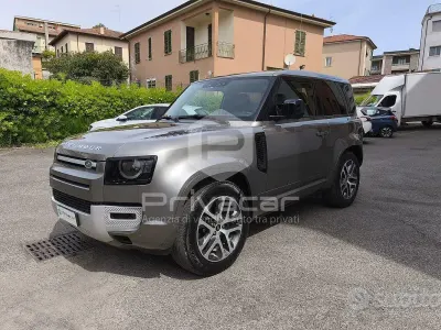 Usata Land Rover Defender HSE Dynamic 249 CV (183 kW) 2023 Grigio SUV