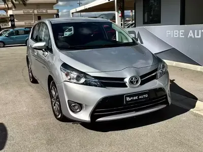 Usata Toyota Verso Business Edition 111 CV (81 kW) 2014 Grigio Monovolume