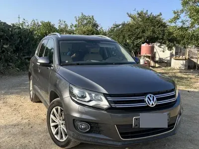 Usata VW Tiguan 140 CV (102 kW) 2012 Grigio SUV