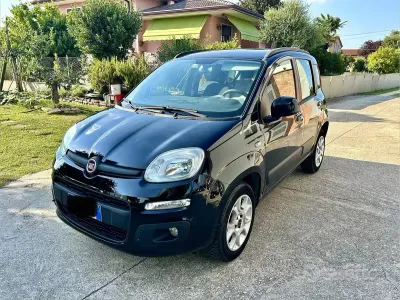 Usata Fiat Panda Lounge 85 CV (62 kW) 2014 Nero Utilitaria