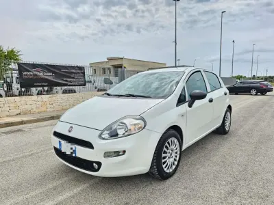 Usata Fiat Punto Easy 95 CV (69 kW) 2018 Bianco Utilitaria