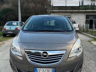 Usata Opel Meriva Cosmo 120 CV (88 kW) 2010 Marrone Monovolume