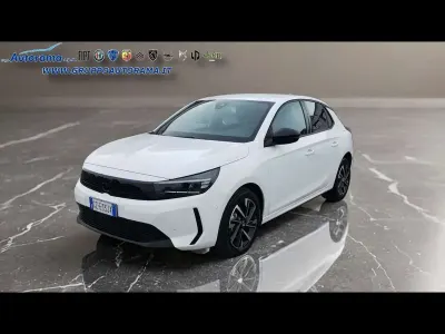 Usata Opel Corsa 101 CV (74 kW) 2025 Bianco Utilitaria