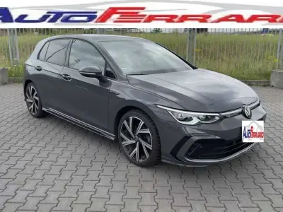 Usata VW Golf VIII R-line 150 CV (110 kW) 2024 Grigio Berlina
