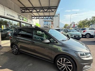 Usata VW Touran Executive 116 CV (85 kW) 2017 Grigio Monovolume