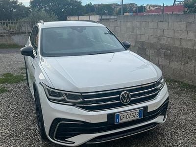 Usata VW Tiguan R-line 150 CV (110 kW) 2021 Bianco SUV