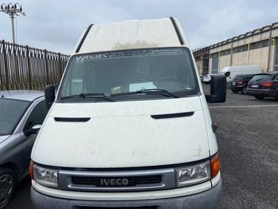 Usata Iveco Daily 125 CV (91 kW) 2005 Bianco Berlina