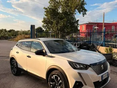 Usata Peugeot 2008 Allure 131 CV (96 kW) 2021 Bianco SUV
