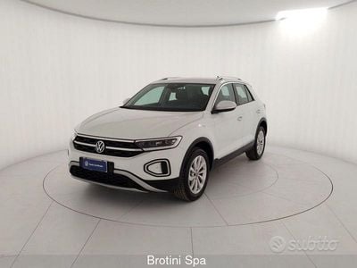 Usata VW T-Roc Life 116 CV (85 kW) 2024 Bianco SUV