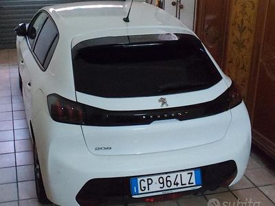 Usata Peugeot 208 Allure 101 CV (74 kW) 2023 Bianco Utilitaria
