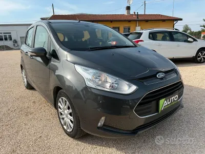 Usata Ford B-MAX Titanium 87 CV (63 kW) 2017 Grigio Monovolume