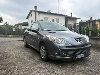 Usata Peugeot 206 57 CV (41 kW) 2010 Grigio Berlina