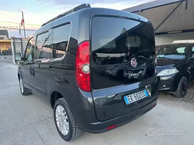 Usata Fiat Doblò 120 CV (88 kW) 2011 Nero Monovolume