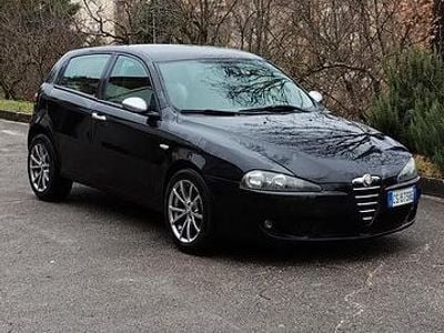 Usata Alfa Romeo 147 Distinctive 116 CV (85 kW) 2005 Nero Utilitaria