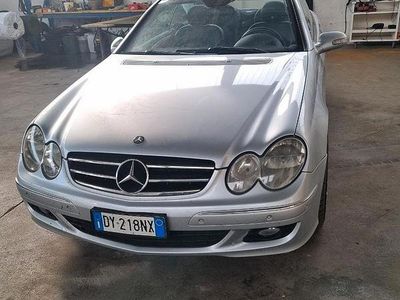 Usata Mercedes CLK200 163 CV (119 kW) 2009 Grigio Cabrio