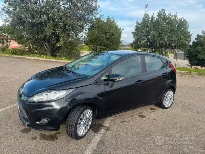 Usata Ford Fiesta 70 CV (51 kW) 2008 Nero Utilitaria