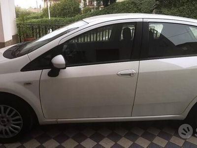 Usata Fiat Punto Street 75 CV (55 kW) 2014 Bianco Utilitaria