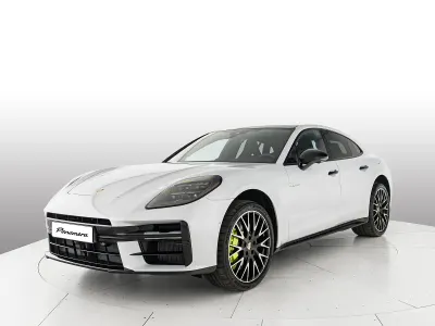 Nuova Porsche Panamera 4 E-Hybrid 2026 Grigio ghiaccio metallizzato Utilitaria