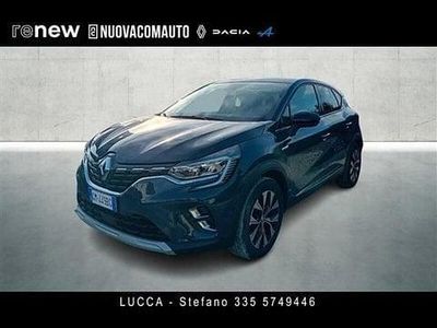 Usata Renault Captur Intens 100 CV (73 kW) 2023 Blu scuro SUV