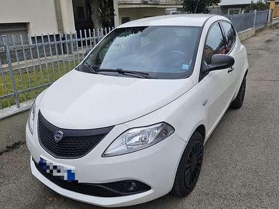 Usado Lancia Ypsilon S 69 HP (50 kW) 2018 Citadino