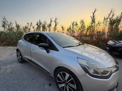 Usata Renault Clio IV 90 CV (66 kW) 2014 Berlina