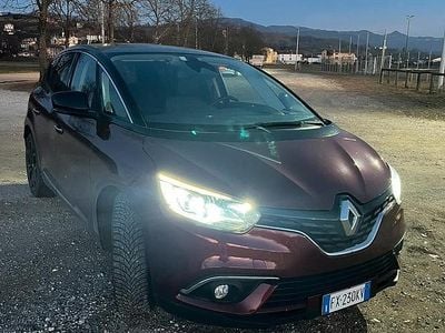 Usata Renault Scénic IV 120 CV (88 kW) 2019 Rosso Monovolume