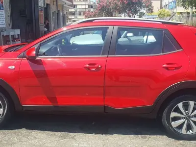Usata Kia Stonic Urban 84 CV (61 kW) 2024 Rosso SUV