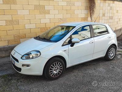 Usata Fiat Grande Punto 75 CV (55 kW) 2012 Bianco Utilitaria