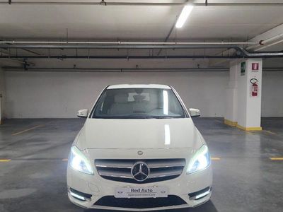 Mercedes B200