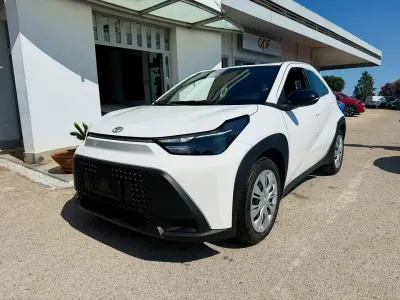 Nuova Toyota Aygo X 92 CV (67 kW) 2026 Bianco SUV
