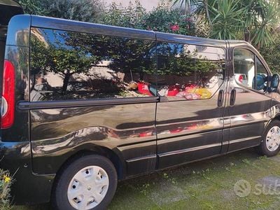 Usata Renault Trafic Black Edition 145 CV (106 kW) 2011 Monovolume