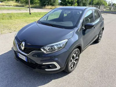 Usata Renault Captur Bose Edition 90 CV (66 kW) 2018 Blu SUV