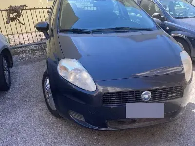 Usata Fiat Grande Punto Dynamic 75 CV (55 kW) 2008 Grigio Utilitaria