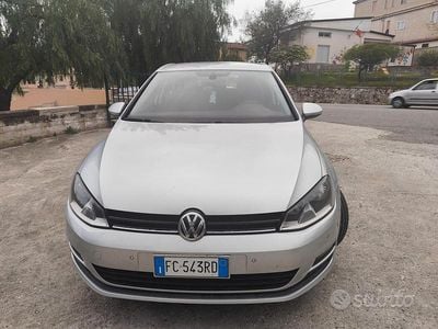 Begagnad VW Golf VII Comfortline 110 HK (80 kW) 2016 Grå Sedan