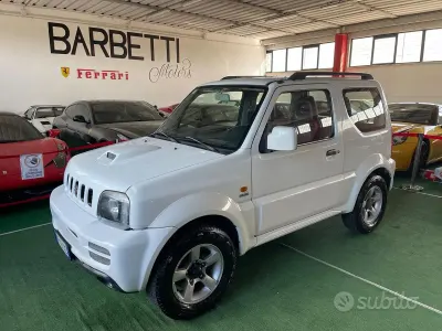 Usata Suzuki Jimny 86 CV (63 kW) 2010 Bianco SUV