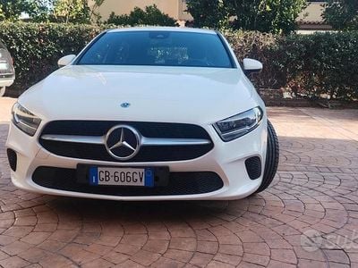 Gebraucht Mercedes A180 122 PS (89 kW) 2020 Weiß Limousine