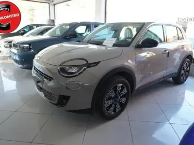 Nuova Fiat 600 Icon 100 CV (73 kW) 2026 Beige SUV