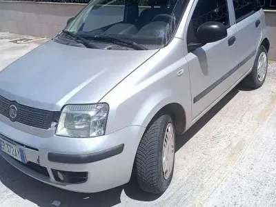 Usata Fiat Panda Active 60 CV (44 kW) 2012 Argento Utilitaria