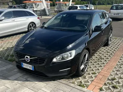 Usata Volvo V60 Momentum 136 CV (100 kW) 2016 Station wagon