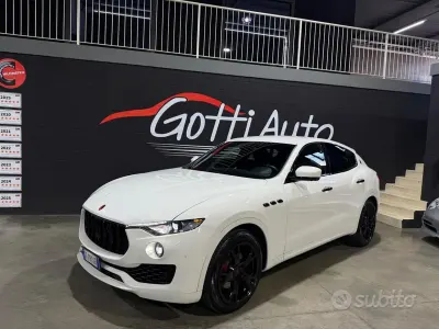 Usata Maserati Levante 349 CV (256 kW) 2021 Bianco SUV